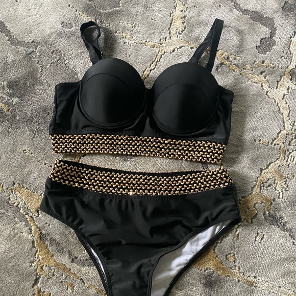 New Two piece Swimsuit - Picture 2 of 8